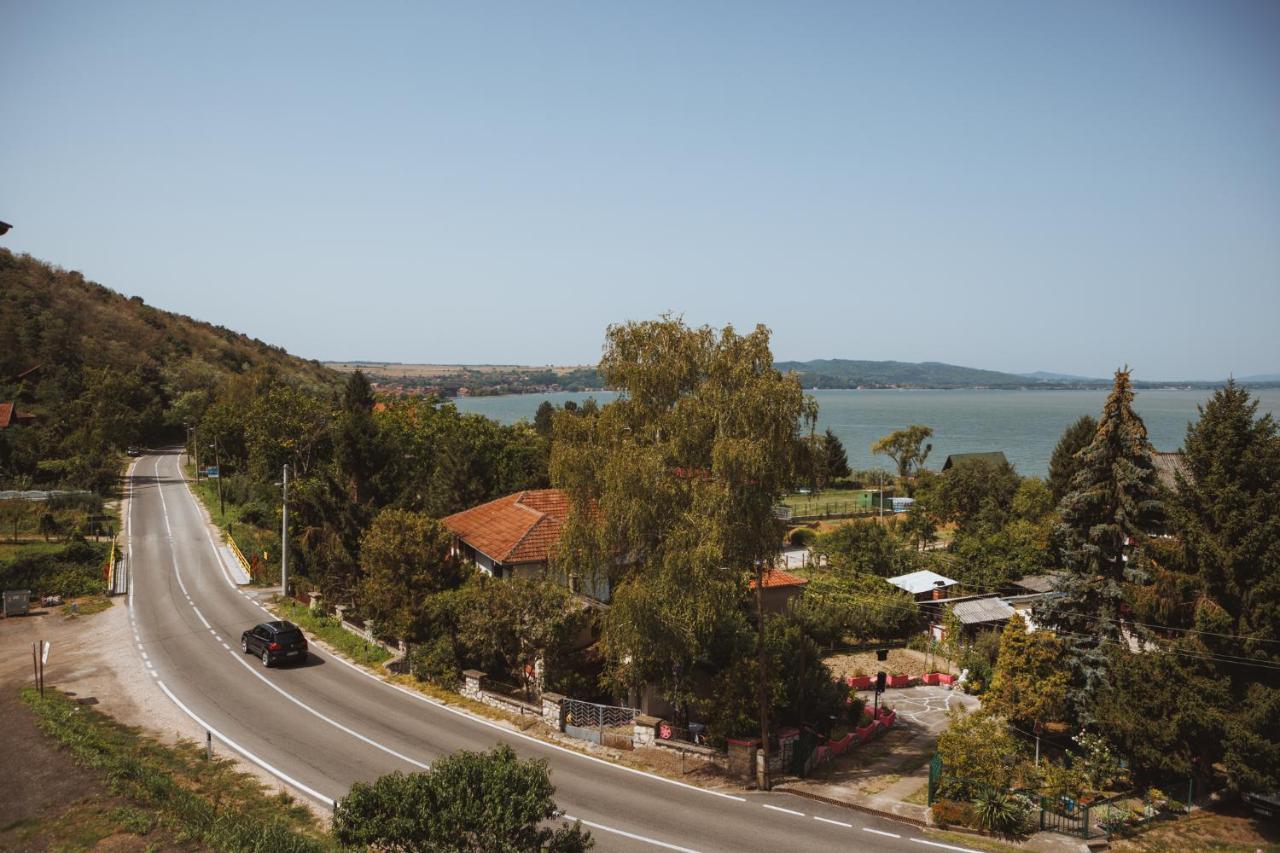 Aparthotel Horizont Dedine à Golubac Extérieur photo